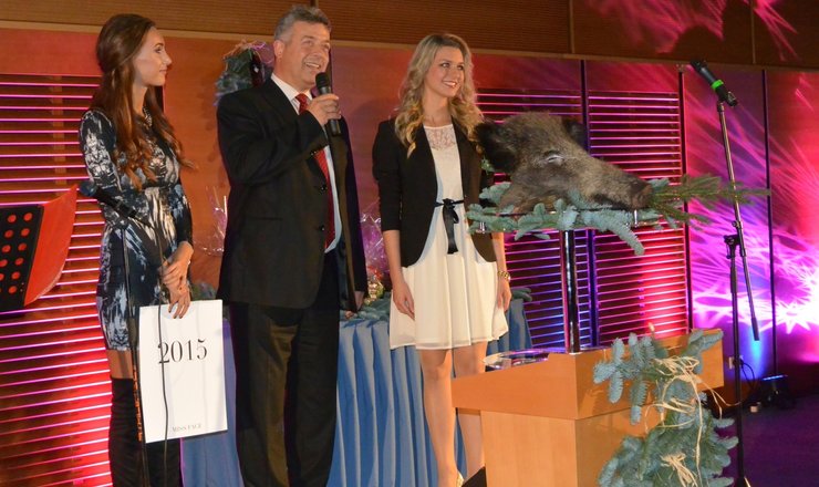 AN EVENING WITH BOAR, CABBAGE AND ROSESHIP SAUCE IN CLARION VYSOČANY