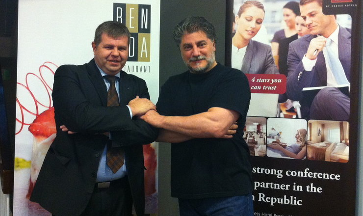 SVĚTOZNÁMÝ TENORISTA JOSÉ CURA NADCHL OSTRAVSKÉ PUBLIKUM NA JEDINÉM KONCERTU V ČR